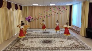 Танец "Русские красавицы", хореографическая группа "Искорки", Муз. руководитель: Рябиченко Е.Г.