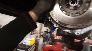 Смотри Витёк - Замена сцепления на Фольксваген транспортер 6 2012 г в.