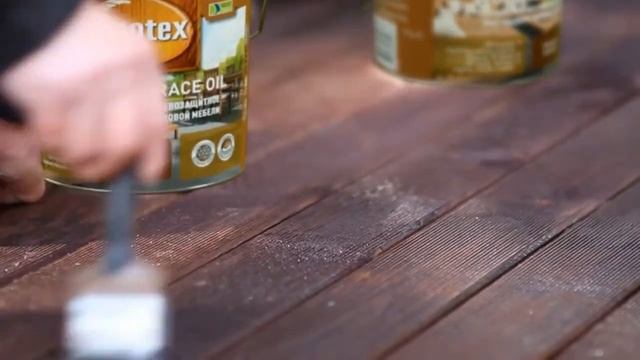 Окрашивание пола террасы защитным маслом Пинотекс Pinotex Wood&Terrace oil смотреть онлайн