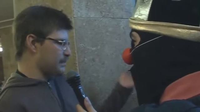 чувак с большими пальцами смотреть онлайн