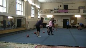 Проведение общеразвивающих упражнений с набивным мячом.