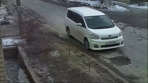 ПДД соблюдаем ! ??? Беспредел продолжается.  Знаки 3.4  и  ямы