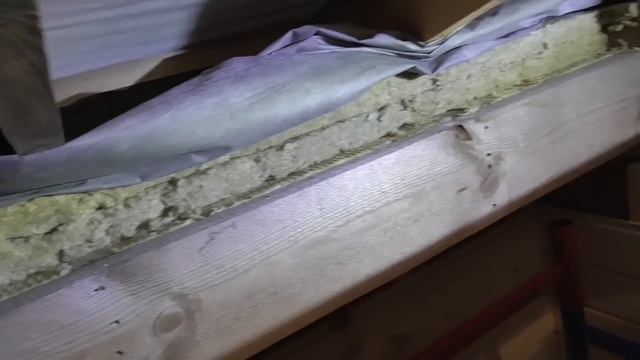 Утепление холодного чердака минеральной ватой. Видео-инструкция. Часть 1.