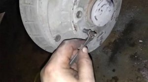 Как снять задний тормозной барабан ваз.