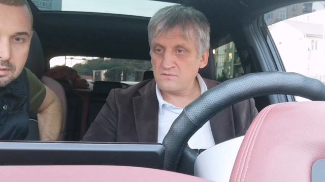 Мини сравнение Джили Тугела и Джили Кулрей.