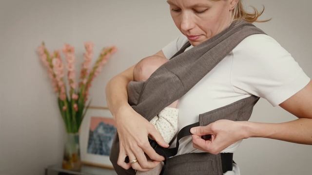 Как отрегулировать лямки в рюкзаке Ergobaby Embrace смотреть онлайн