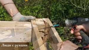 Ёмкость для воды на загородном участке.