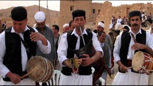 Самые необычные традиции первой брачной ночи.