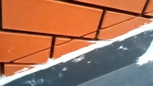 Как обойти кирпичную трубу под металлочерепицу