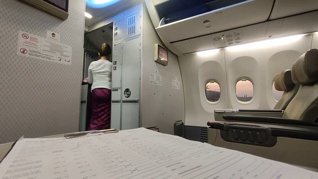 kumpulan pramugari Batik Air di dalam pesawat смотреть онлайн