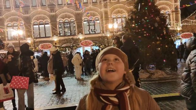Прогулка по новогодней Красной Площади ? #краснаяплощадь #новогодняяиллюминация #новогодняямосква