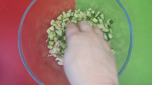 Съедаются за 1 минуту! Подборка простых и дешевых салатов на каждый день, вкусно настолько, что их в