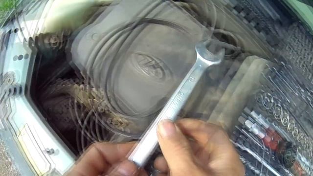 Заменить натяжной ролик ремня генератора Lada Kalina смотреть онлайн