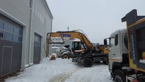 XCMG XE210WD начинаю работать