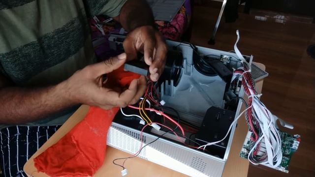 LED 86+ Projector Disassembly | Tear Down смотреть онлайн
