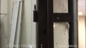 Дверь с электромеханическим и электромагнитным замками