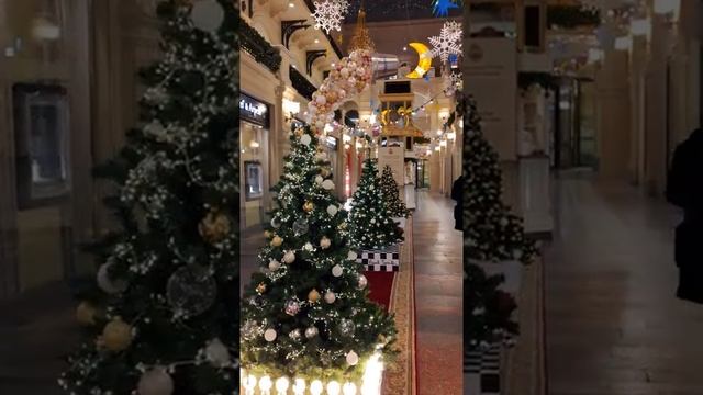 Новогодняя елка в ГУМе #christmastree #xmastree смотреть онлайн