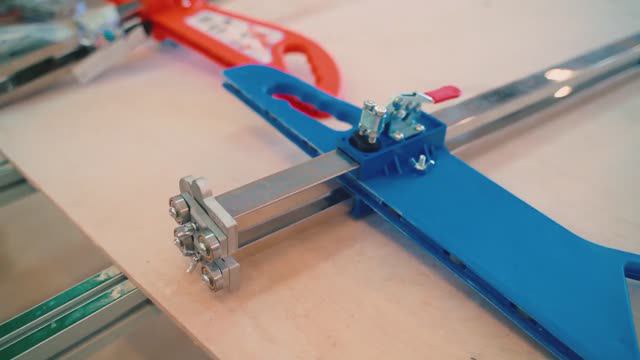 Как быстро и точно резать ГИПСОКАРТОН! Уникальный инструмент для быстрой работы! смотреть онлайн