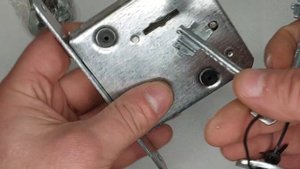 Замок Новый врезной в дверь Zif зв8-4Н