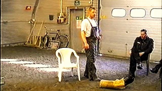 Как готовят полицейских собак на защиту в Швеции смотреть онлайн