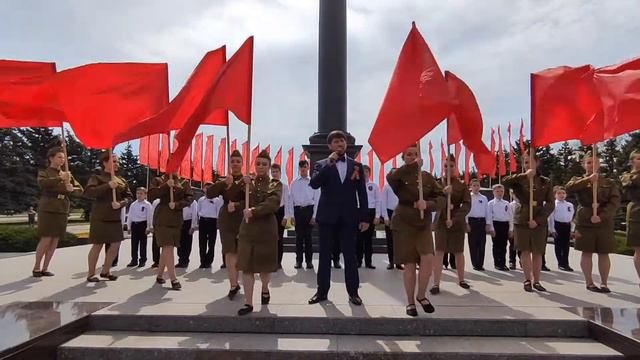 А. Юрпалов, С. Сашин. "Спасибо деду за Победу" исп. Теличенко Ю и хор мальчиков смотреть онлайн