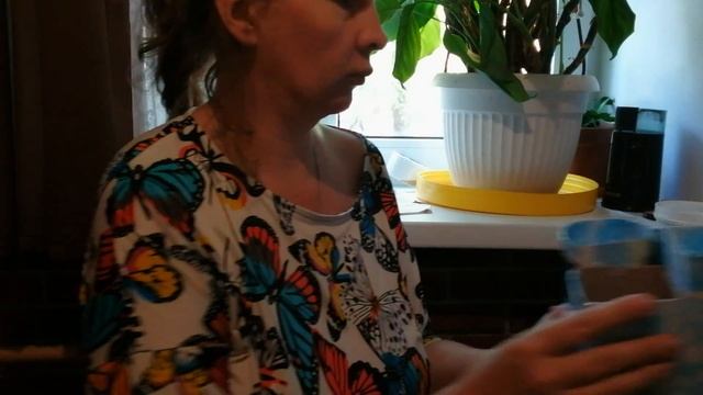 DlY делаем штуку для хранения кистей для макияжа