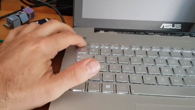 TUTO ASUS : Boot Menu sur PC Windows 8 ou 10 смотреть онлайн