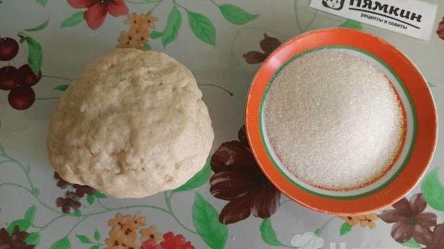 Вкусные рогалики с сахаром на воде и растительном масле без дрожжей