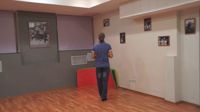 Уроки по Латиноамериканским танцам. Мамба, повороты. смотреть онлайн