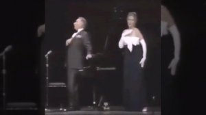 Шок!!! В театре певица напугала пианиста!!!