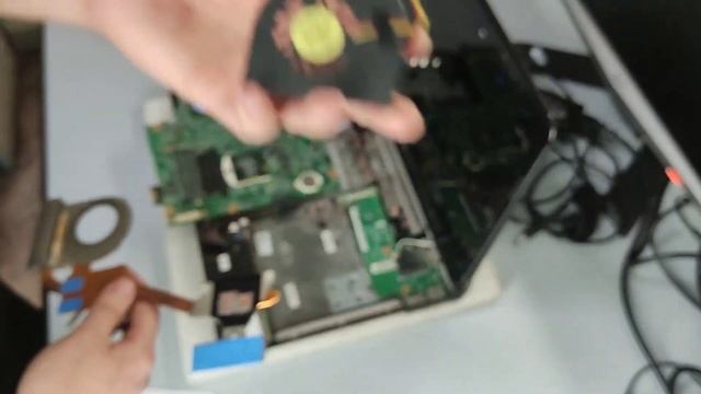 Полная разборка ноутбука Dell Inspiron N5010 P10F Complete disassembly of the Dell N5010 laptop смотреть онлайн