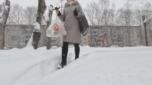 Хроника в городе. Утро... Прогулка в город. По баням и складам. Аксон. Февраль 2024 года