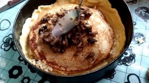 Мясной праздничный пирог Курник с блинами. Свадебный пирог.
