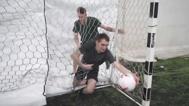 ФУТБОЛЬНАЯ ПОЛОСА ПРЕПЯТСТВИЙ НА ЖЕНСКИЙ МАНИКЮР смотреть онлайн