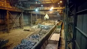 ДимАл Моторный гидравлический грейфер работа лом скрап перегрузка чугуна.mp4