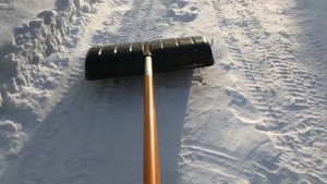 Самый лучший скрепер Fiskars Snow Xpert
