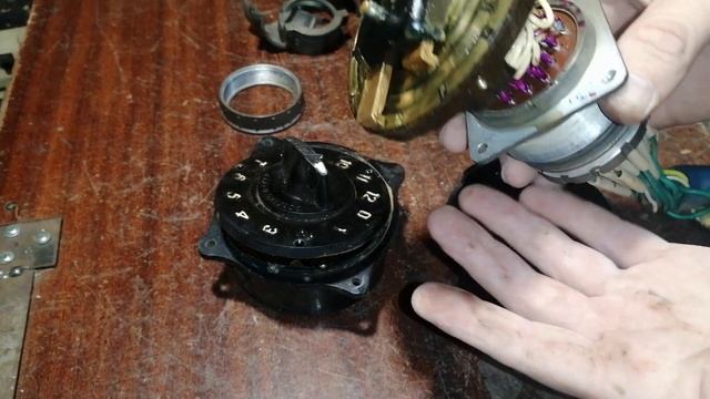 Огромный советский переключатель. Что внутри.