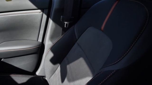 New 2021 Nissan Sentra SR with Black Alloy Wheels смотреть онлайн