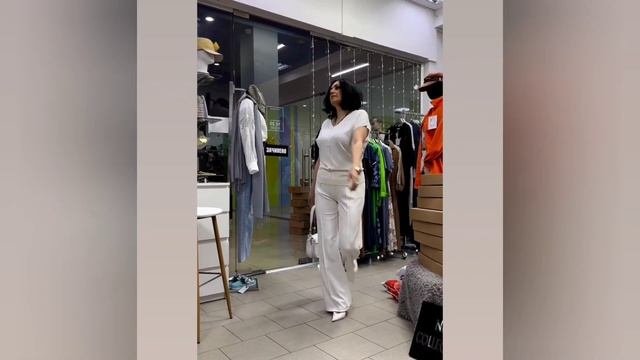 Красивая стильная женская одежда