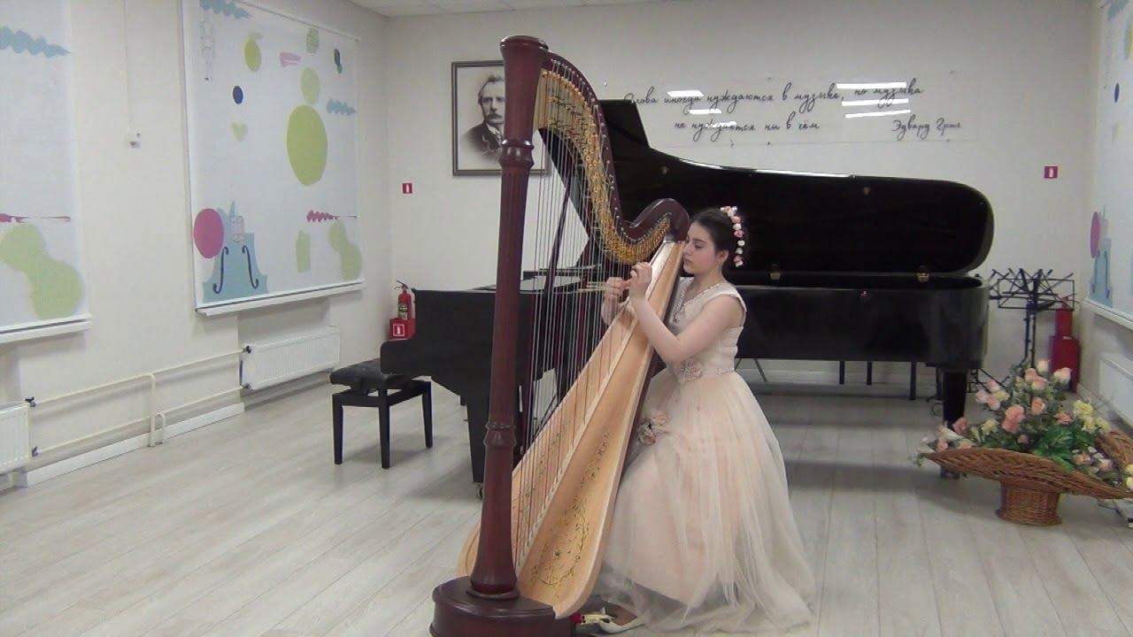 Концерт, посвященный 8 марта, играют учащиеся ДМШ им. Э. Грига. смотреть онлайн