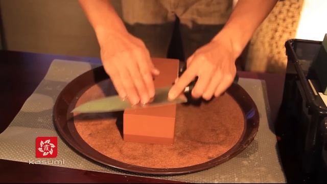 Мастер-класс по заточке ножей с Кодзи Хаттори (Koji Hattori) часть 1: заточка европейских ножей смотреть онлайн