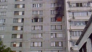 пожар в москве  ул дубнинская 42 к1. 2011, 05.07 2011mp4