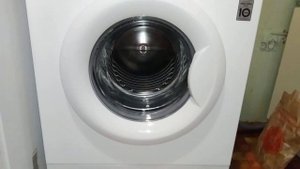 Стиральная машинка LG F80B8LD6. Driect Drive. 5 KG. Отжим на программе Быстро 30. 600 об/мин