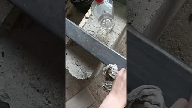 Обезжиривание и покраска столбов для забора. #краска #столбы #забор #обезжиривание смотреть онлайн