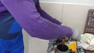 Замена свечей Лада Ларгус, Renault Logan, Sandero, Dokker 8V K7M на примере Lada Largus