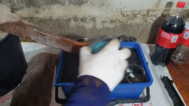 Кока - сола - очищаем металл от окиси и ржавчины и разрушаем мифы . смотреть онлайн