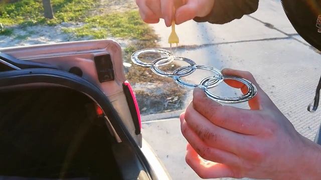 Как приклеить значок на багажник машин смотреть онлайн