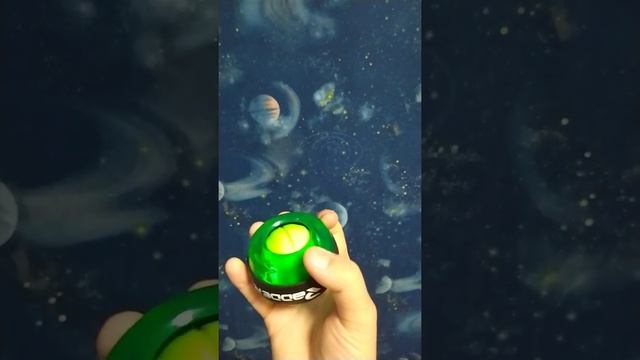 Тренажер для кисти рук гироскопический эспандер! Классная штука!!!