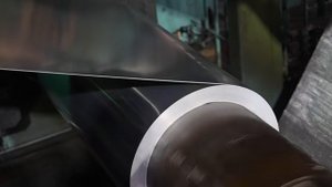 Процесс переработки отходов алюминиевых банок в новые алюминиевые банки