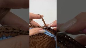 Шляпа с полями из рафии.Часть 5.